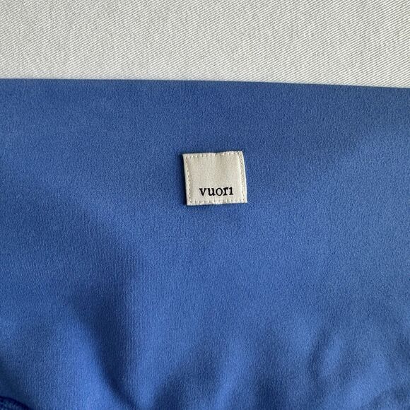 VUORI Clean Elevation Womens MEDIUM Shorty Blue BIKE SHORT 5” inseam - Picture 2 of 4